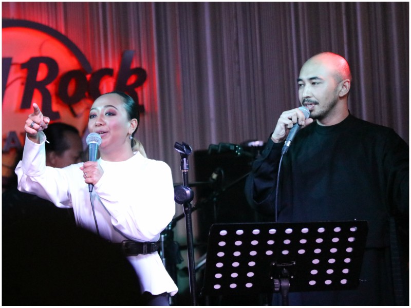 17 Eleven Music Walaupun bersahabat baik, namun tetap berselisih faham